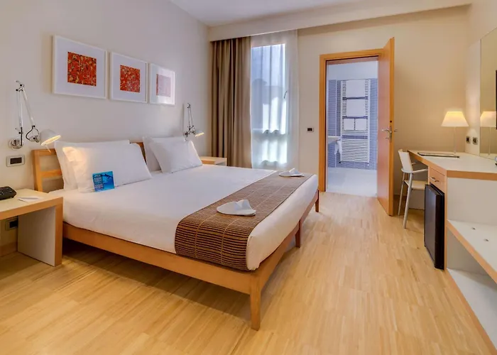 Western Bologna Hotell 4*