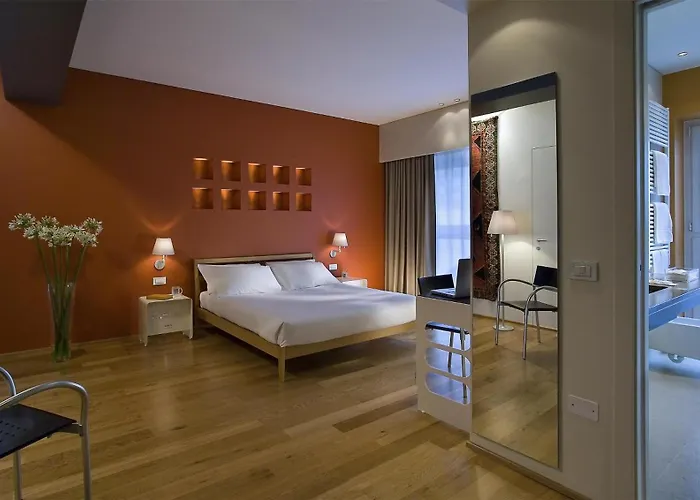Western Bologna Hotell 4*