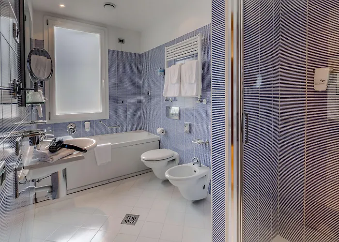 Western Bologna Hotell 4*